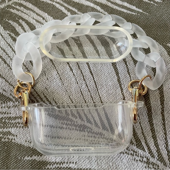 Clear AirPod Pro Case with Chain Strap - Picture 5 of 5